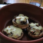 Ciuperci umplute la cuptor [Baked stuffed mushrooms]