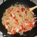Spaghete (fusilli) de orez cu surimi